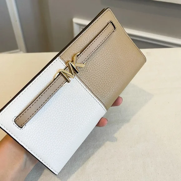 NeW! Michael Kors Reed Tote Set - Picture 7 of 9